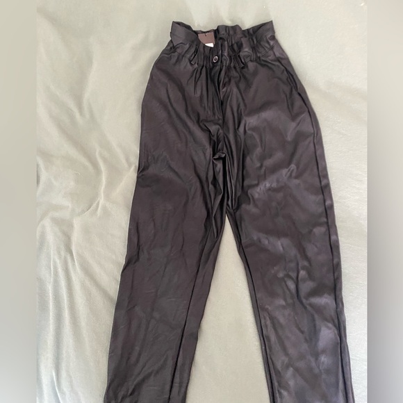 Faux leather new pants - Picture 4 of 5